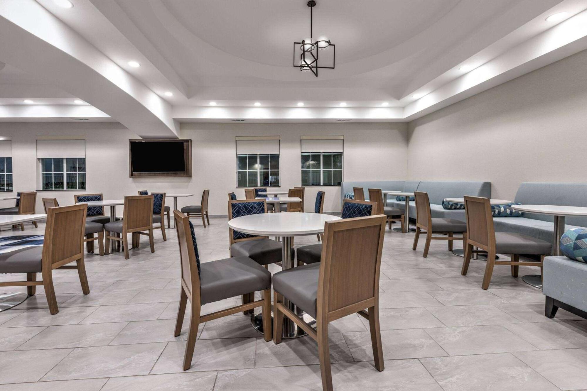 La Quinta By Wyndham Allen At The Village Exterior photo