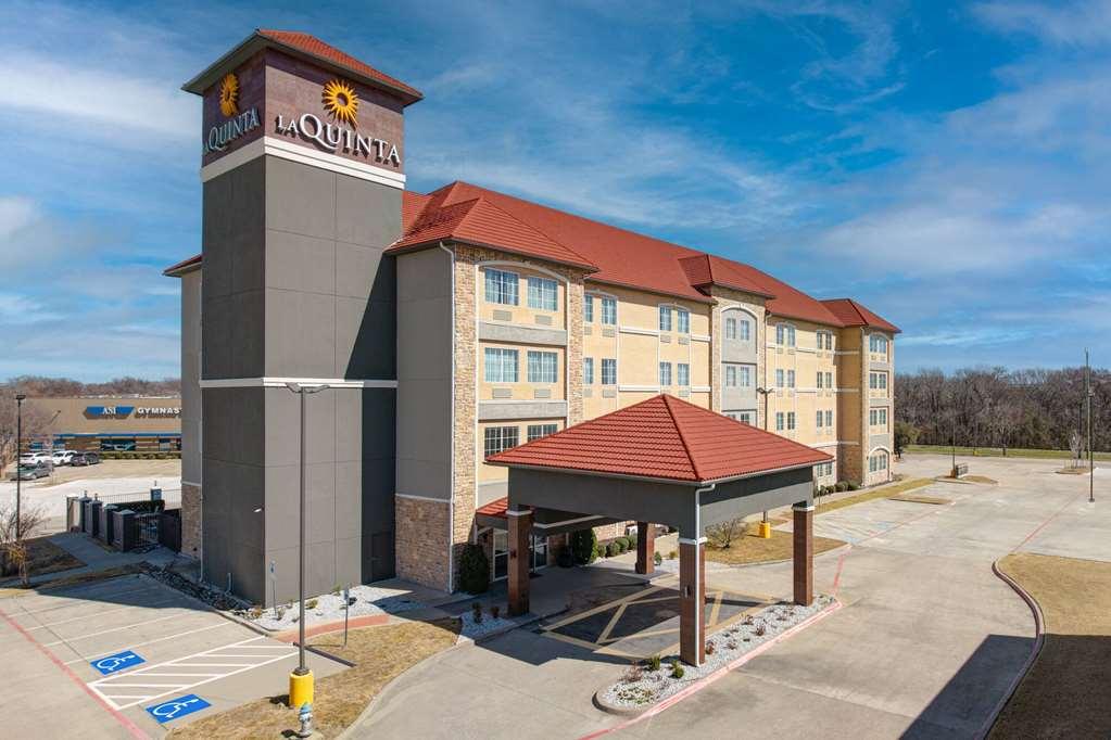 La Quinta By Wyndham Allen At The Village Exterior photo
