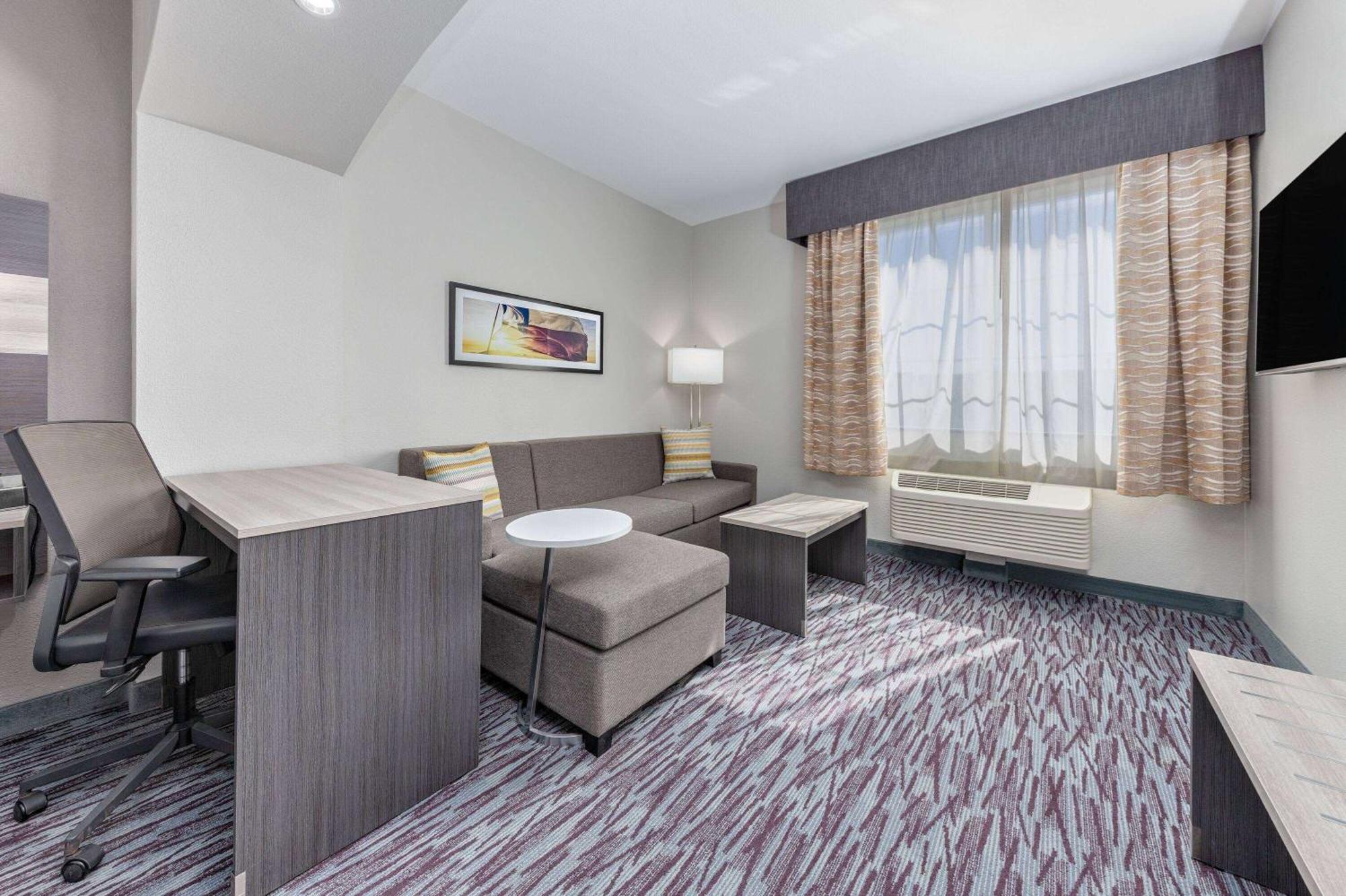 La Quinta By Wyndham Allen At The Village Exterior photo
