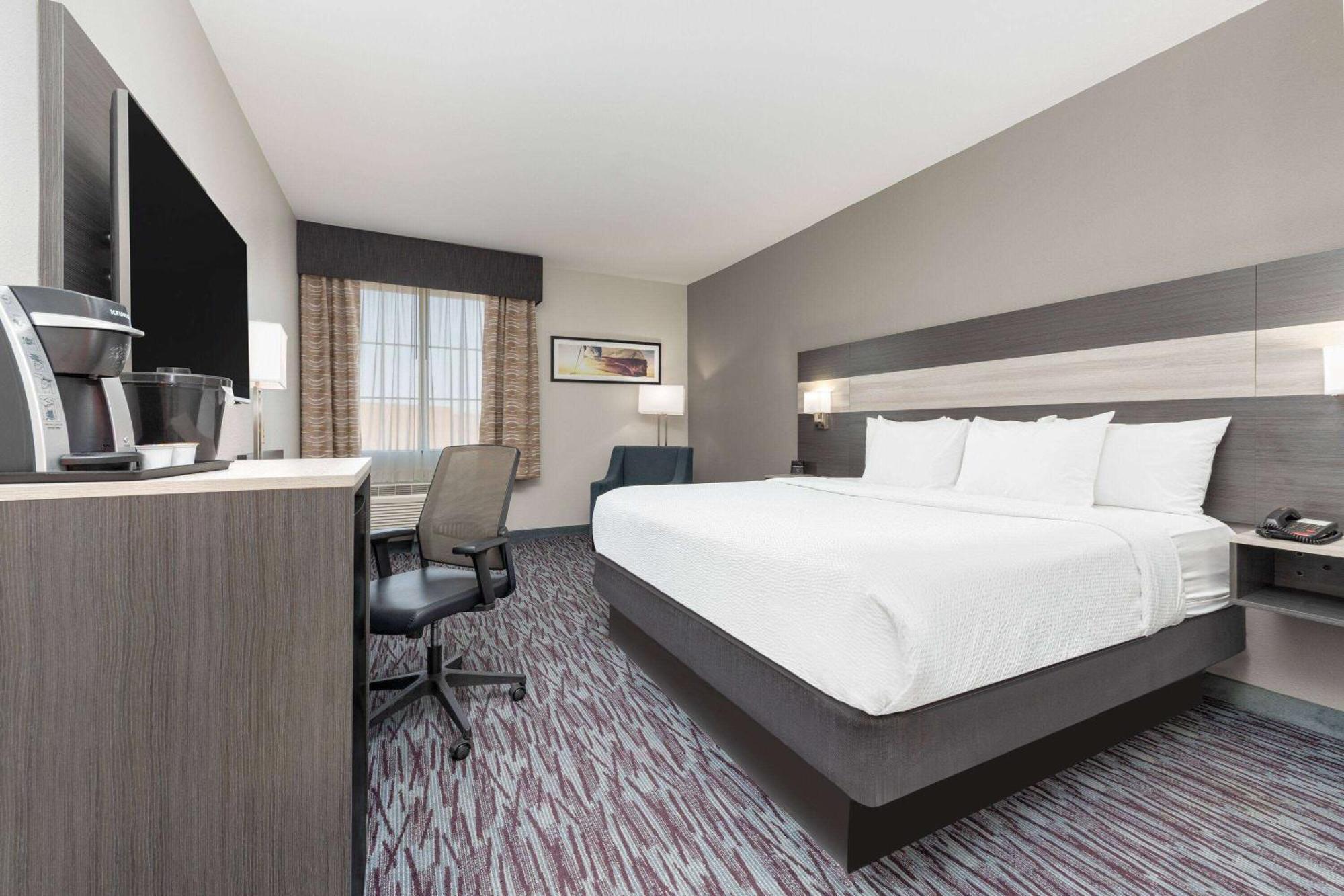 La Quinta By Wyndham Allen At The Village Exterior photo